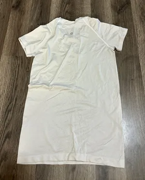 Lululemon White Swiftly Tech Short Sleeve thumbnail 1