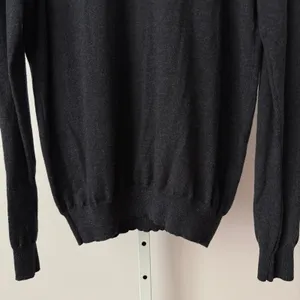 J.Crew‎ L Grey Sweater Slim Fit Merino Wool Minimalist Preppy Classic thumbnail 3
