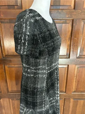Betsey Johnson Gray Black Abstract Plaid Knit Skater Dress Womens Size 8 thumbnail 3