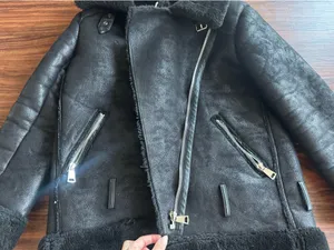 Philomena Petti thick oversized Black jacket with fur lining Size M Very warm Heavy material Great condition thumbnail 2