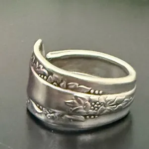 Vintage 1940 “Camilia” Sugar Spoon Ring Size 9 thumbnail 3