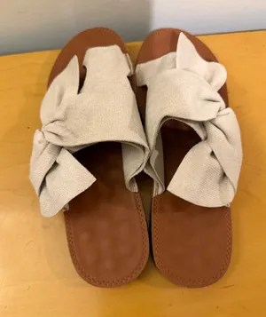 Women’s Tan Slide Sandals with Cream Knot thumbnail 1