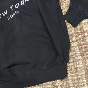 Brandy Melville New York SoHo Crew in Black Size Small thumbnail 6