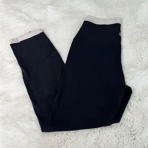 Athleta Transcend Tipped 7/8 Leggings Black Bone S/P Petite High Rise thumbnail 1