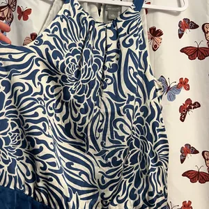 Ann Taylor 100% silk Patterned sleeveless Blouse thumbnail 3