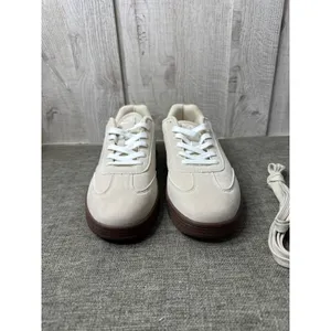 Womens Size 10.5 Beige Faux Suede Low Top Lace Up Sneakers Brown Gum Sole Shoes thumbnail 5