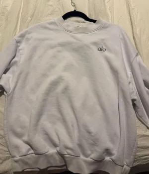 Alo Yoga crewneck thumbnail 1