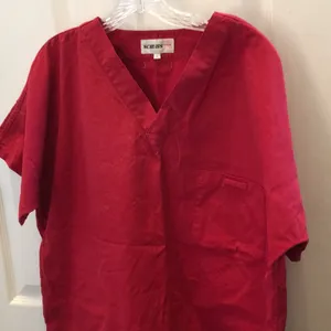 FINAL MARKDOWN Scrubswear Scrub Top (L) Red Size L thumbnail 1