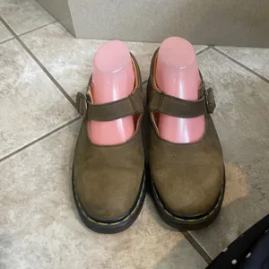 Dr Martens Vintage Made in England Olive Green Mary Jane Shoes Sz usa8/england 6 thumbnail 2