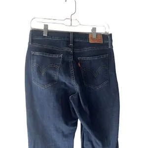 Levi Strauss & Co Women's Size 29 Dark Wash Blue Curvy Bootcut Jeans‎ thumbnail 6