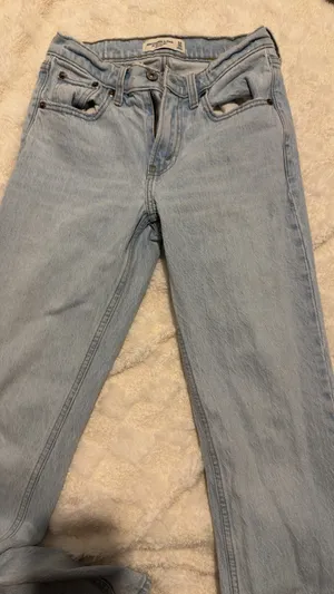 Abercrombie jeans thumbnail 2
