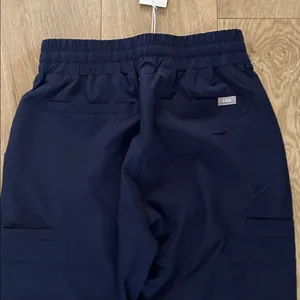 Figs Womens Saumer High Waisted Fionlite Jogger Scrub Pants, Navy, Size XS, NWT thumbnail 5