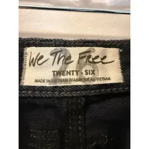 We The Free Free People Black Distressed High Rise Denim Shorts Size 26 NWT thumbnail 2