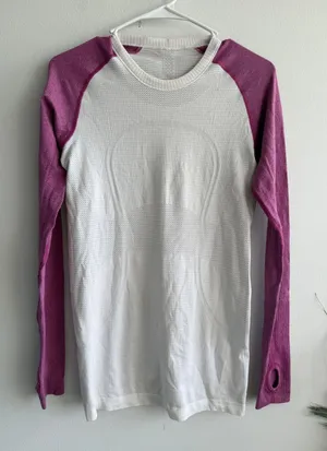 Lululemon Swiftly Tech Long Sleeve White Berry Purple Size 6 Activewear‎ Top thumbnail 1