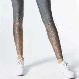 Beyond Yoga Alloy Ombré Metallic Gray Leggings Medium Activewear Workout thumbnail 3