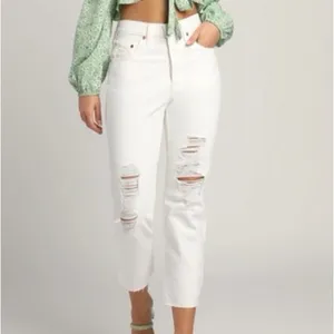 NWT Levi's 501’s White Distressed High‎ Rise Raw Hem Straight Leg Denim Jeans thumbnail 2