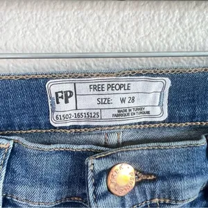 NWT Free People Womens Great Heights Skinny Jeans Frayed Hem‎ Blue thumbnail 3