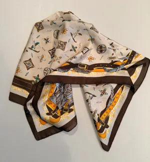 VINTAGE | Classic, square scarf Multiple thumbnail 1