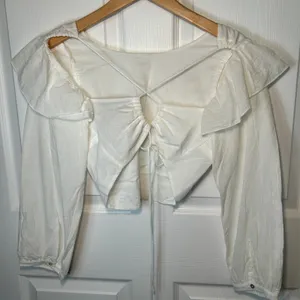 NWT HYFVE White Ruffle Front Tie Back‎ Crop Top Size Medium Romantic Poet Boho thumbnail 2