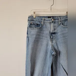 Free Assembly Jeans High Rise 90s Straight Leg Light Wash Ripped High Waist 10 thumbnail 4