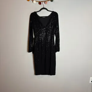 Betsy & Adam black sequin type cinched waist long sleeve dress thumbnail 4