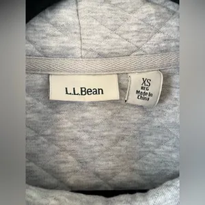 L.L. Bean Women's Quilted Sweatshirt Pullover, Funnelneck Grey w/ Pockets sz XS Gray thumbnail 3