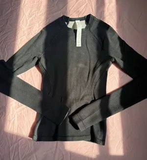 Lululemon Long Sleeve thumbnail 1