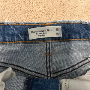 Abercrombie & Fitch Jean shorts thumbnail 3
