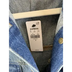 NEW Express Women's Denim Vest Size Small Utility Style Belted Blue Jean Jacket thumbnail 5