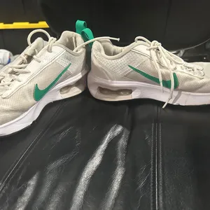 Nike White Mesh Sneakers with Green Accents thumbnail 8