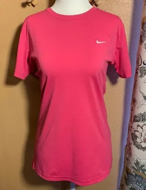 Nike Dri-Fit Pink Short Sleeve Shirt Size Medium thumbnail 1