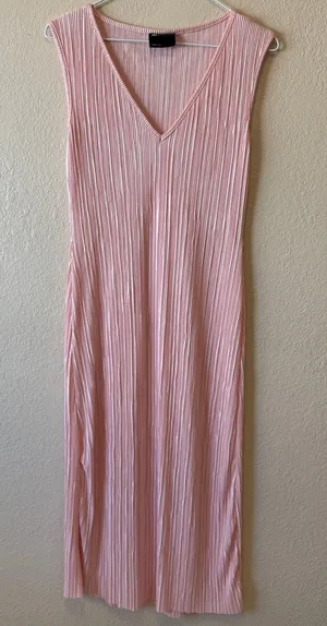 ASOS Design Pink Pleated Sleeveless V Neck Maxi Dress thumbnail 1