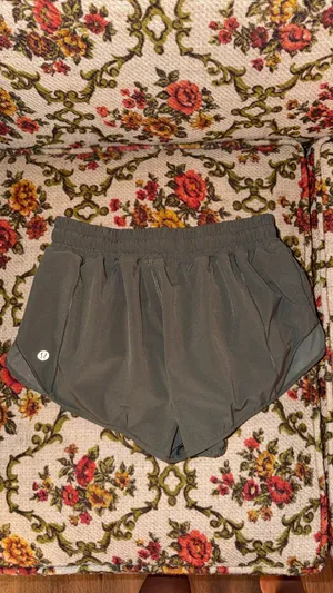Lululemon Hotty Hot Shorts 2.5" thumbnail 2