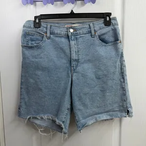 Signature by Levi Strauss light wash‎ heritage high rise Bermuda denim shorts 12 thumbnail 1