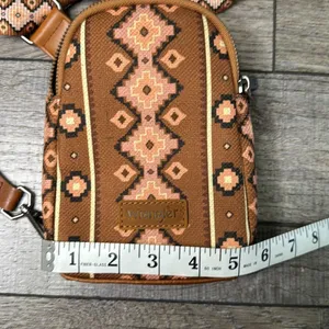 Wrangler Ladies Aztec Patterned Cross-body Bag thumbnail 6