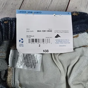 Arizona Jeans Co Size 2 High Rise Curvy Midi Denim Shorts‎ Distressed Cuffed thumbnail 5