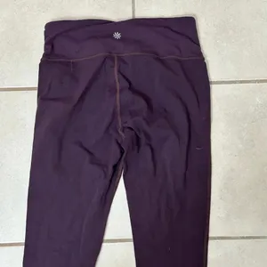 Athleta Purple‎ Women’s Athletic Yoga Running Full length Leggings Size M thumbnail 8