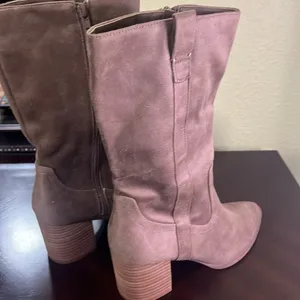 Ladies mid length boots Size 8M by Dolce Vita. thumbnail 3