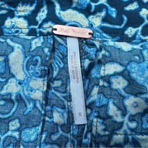Free People Blue & Cream Floral Print‎ Cropped Mid Rise Pants Sz 0 NEW thumbnail 7