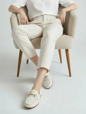 Born Women's Ardsley Preppy Loafer Leather White 8.5 Business Casual Officewear thumbnail 1