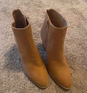 BRAND NEW Suede Booties Size 6 thumbnail 1
