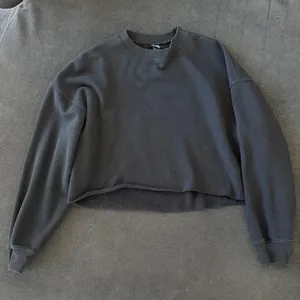 Wild Fable Black Cropped Crew Neck Sweater thumbnail 1