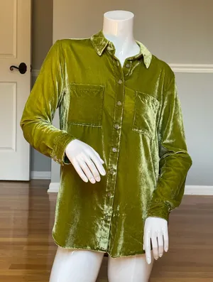 Pilcro Anthropologie Green Velvet Button Down Shirt Women’s US 2 UK 6 EU 34 thumbnail 1
