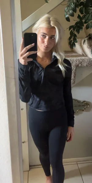 Lululemon Half-Zip thumbnail 2