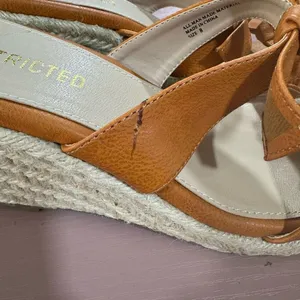 Restricted Brown wedge Bow Sandals Brown Size 8 thumbnail 4