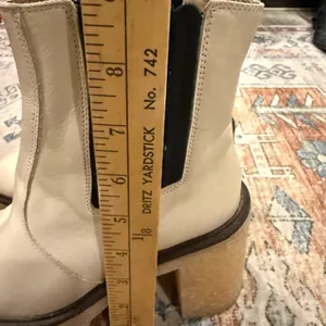 Free People James Chealsea Cream leather and Black Heeled Boots size 7 thumbnail 8