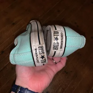 Converse light blue low top Chuck Taylor Converse size 7 sneakers thumbnail 5