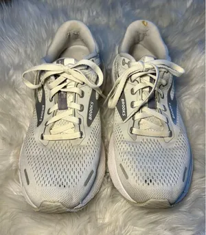 Brooks adrenaline gts 22 white and gray size 8 thumbnail 1