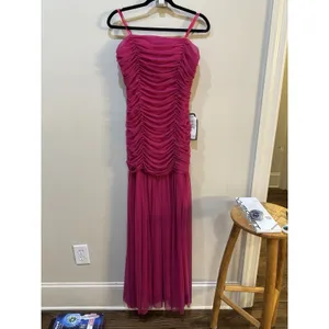 XSCAPE gown allover ruched bodice and straight neckline Size 10 Pink Flowy thumbnail 5
