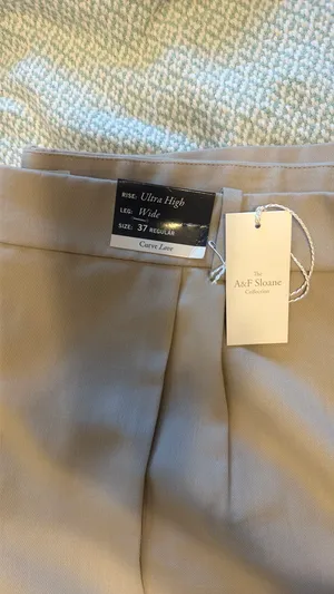 Abercrombie Ultra High-Rise Curve Love Trousers Tan Wide-Leg thumbnail 2